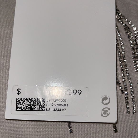 H&M dangle Rhinestone earrings NWT - Picture 3 of 5